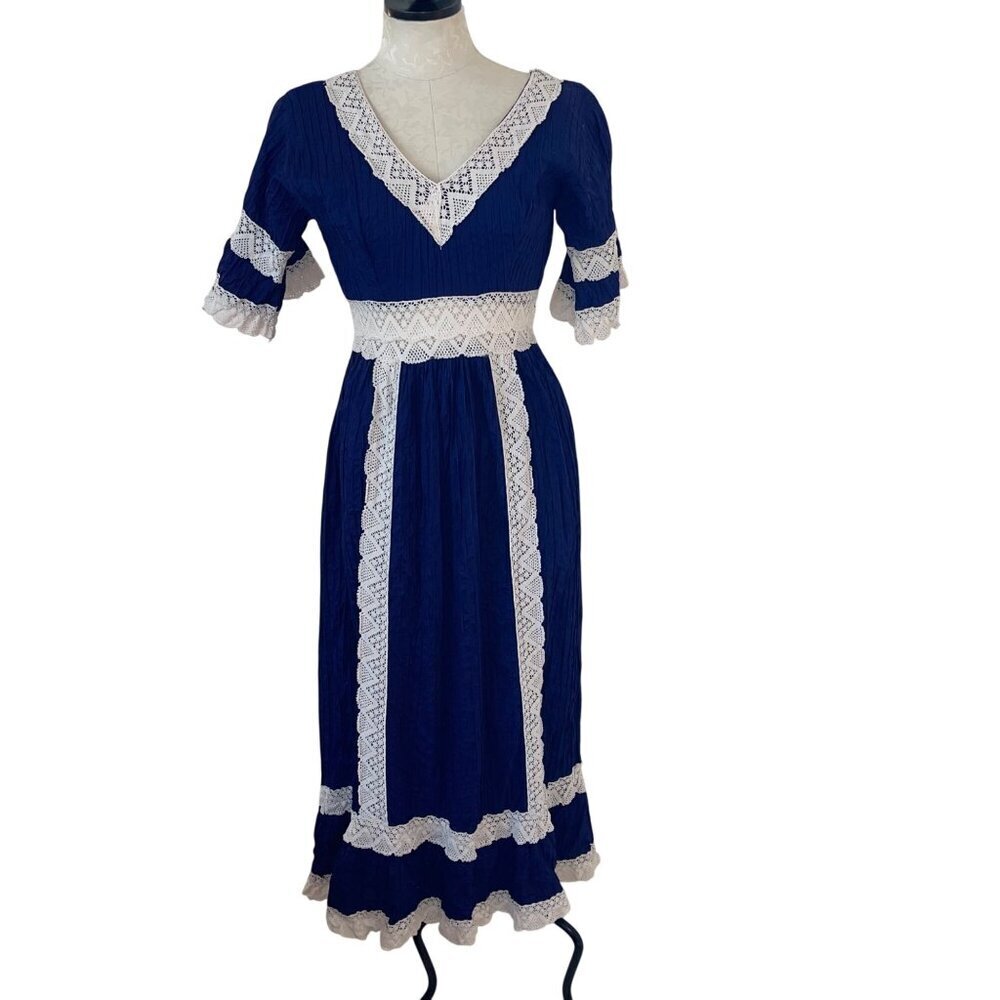 Vintage Womens Dress Size Small Blue Mexican Sleeve Crochet Lace Pintuck Cotton